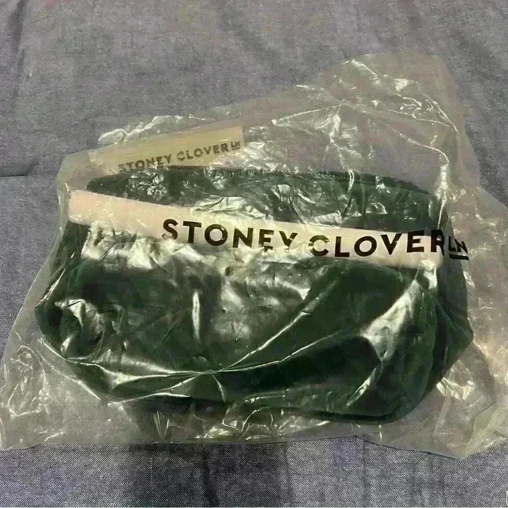 Stoney Clover Lane Scrunch Handle Bag Green Quilted Velvet - Picture 4 of 4